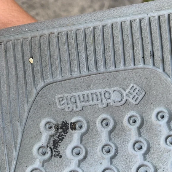 Columbia Men's green and Gray Flip Flops | Size 9 - Picture 10 of 10